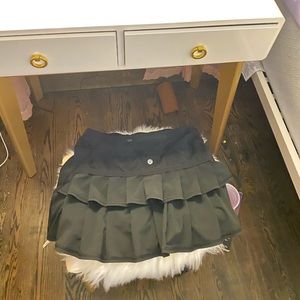 Lululemon size 4 black skirt